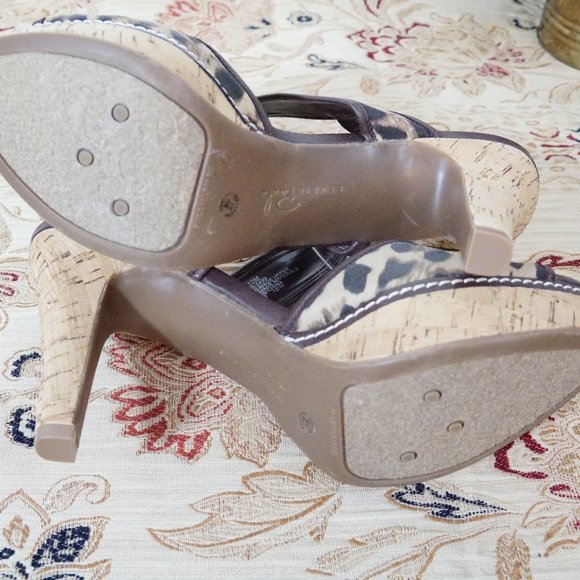 STUDIO PAOLO Ultra high Heel Leopard Print unworn - Picture 3 of 8